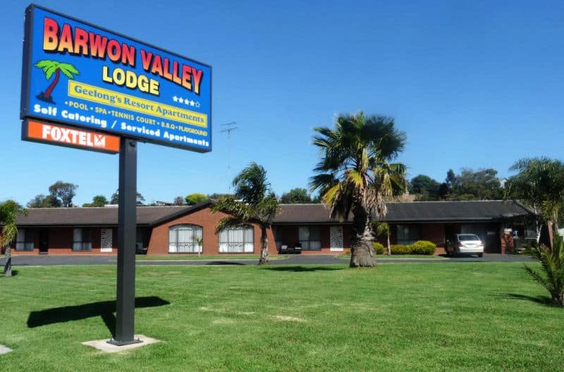 Barwon Valley Lodge sign and building 