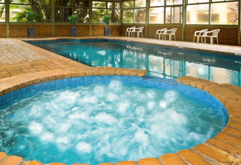 Pool area at the Best Western Geelong Motor Inn & Serviced Apartments.