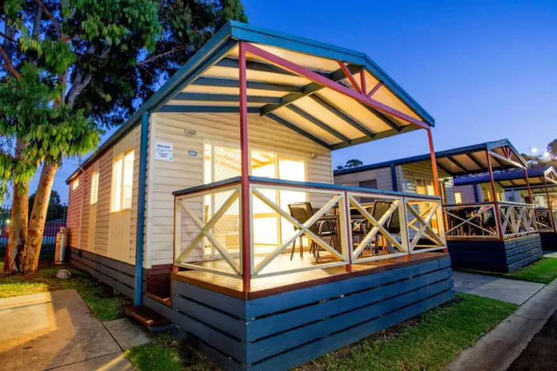 Discovery Parks Geelong cabin at sunset.