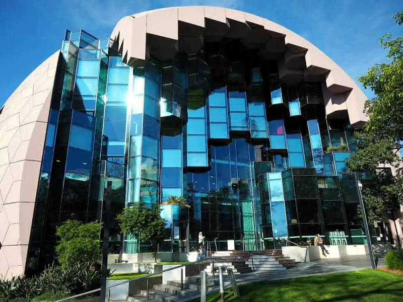 Geelong library in Johnstone Park.