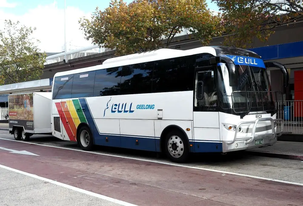 Gull Airport Service shuttle bus