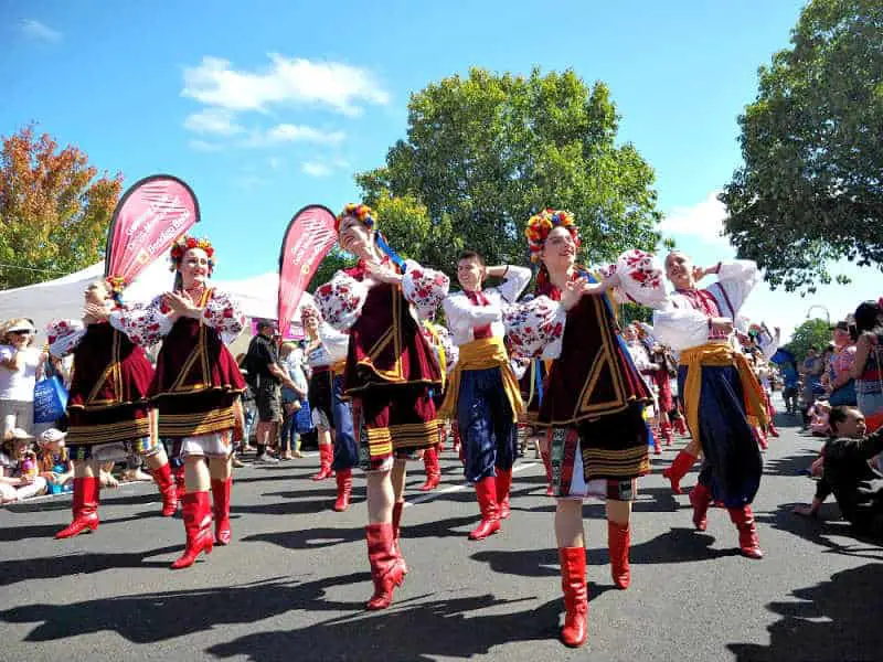 Dancers at Geelong Pako Festa Parade.