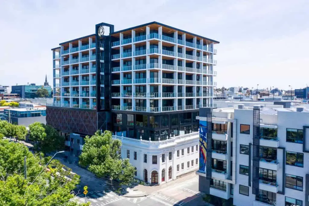 R Hotel Geelong waterfront hotel accommodation.