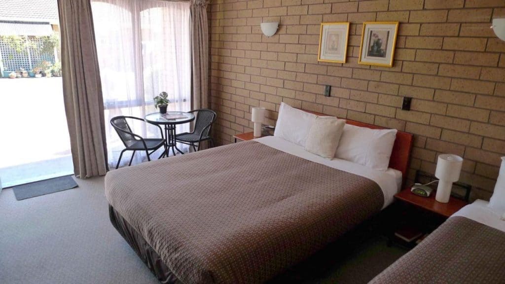 Guest room at Rippleside Park Motel Geelong.