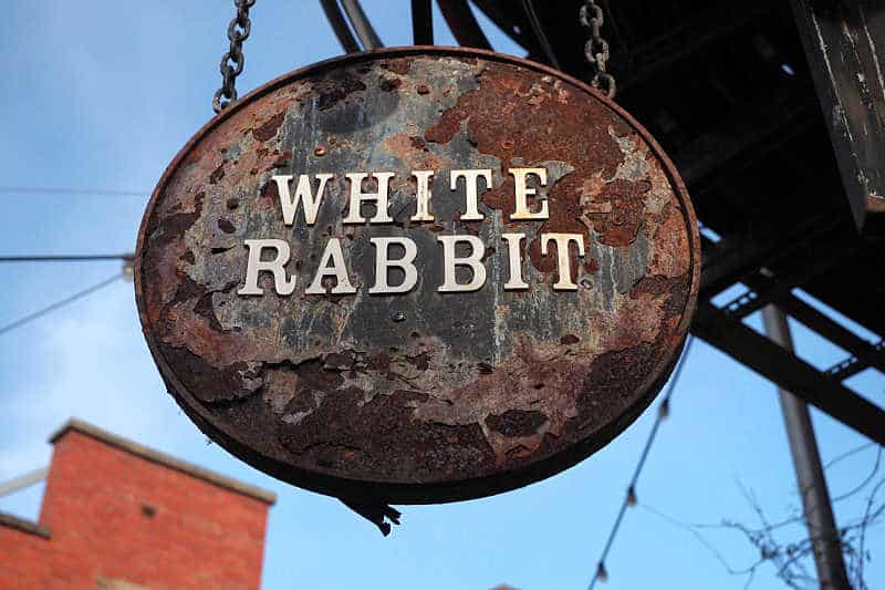 White Rabbit Brewery in Geelong sign with blue sky behind it.